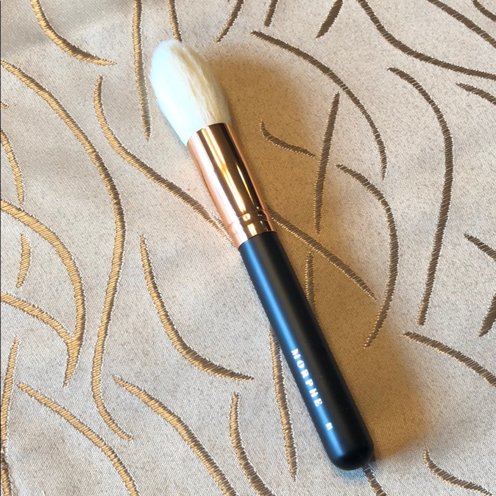 Morphe R1 Deluxe Pointed Powder Brush
